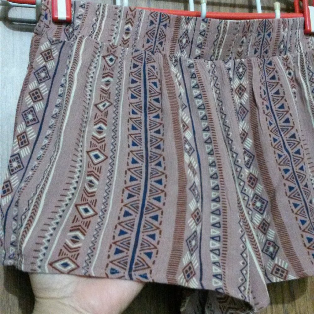 Flowy Aztec Shorts - Picture 5 of 16